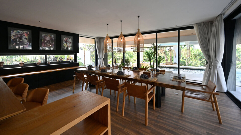 Intimate dining room by the pool