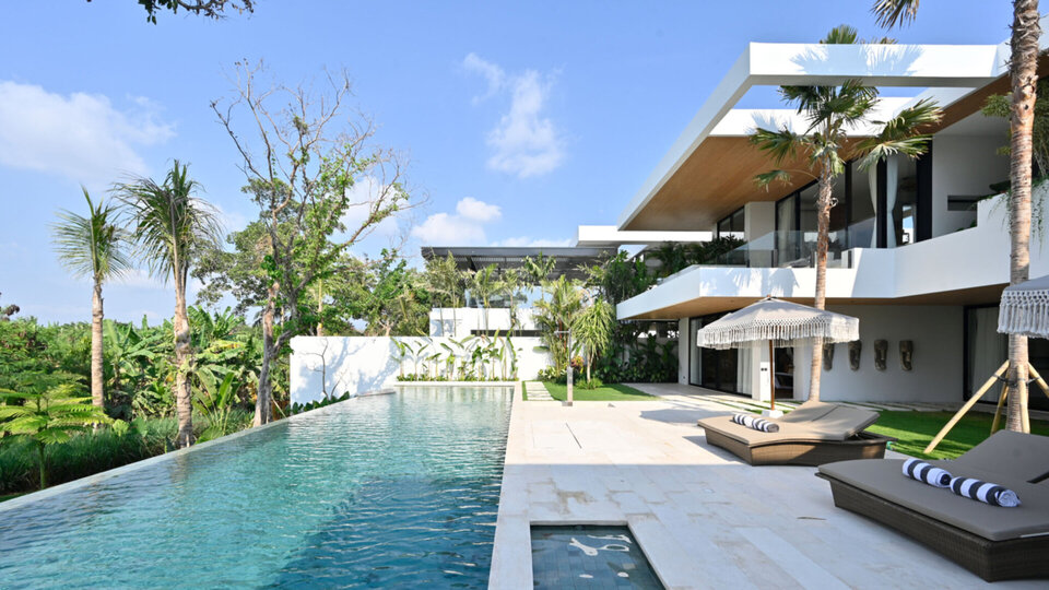 Magnificent salt water pool overlooking the fields