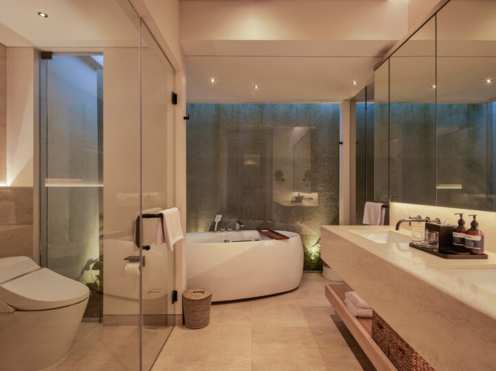 Ensuite bathroom with tub