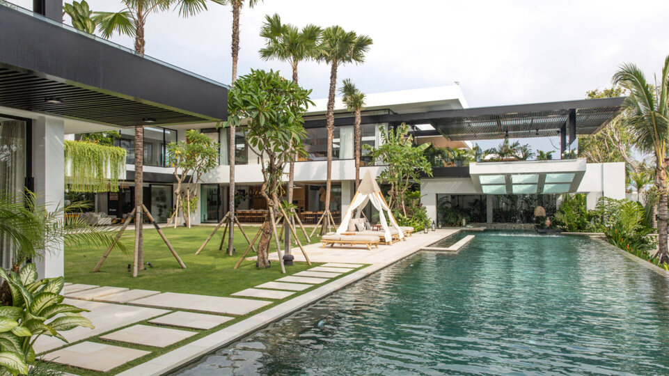 Sleek modern, tropical getaway