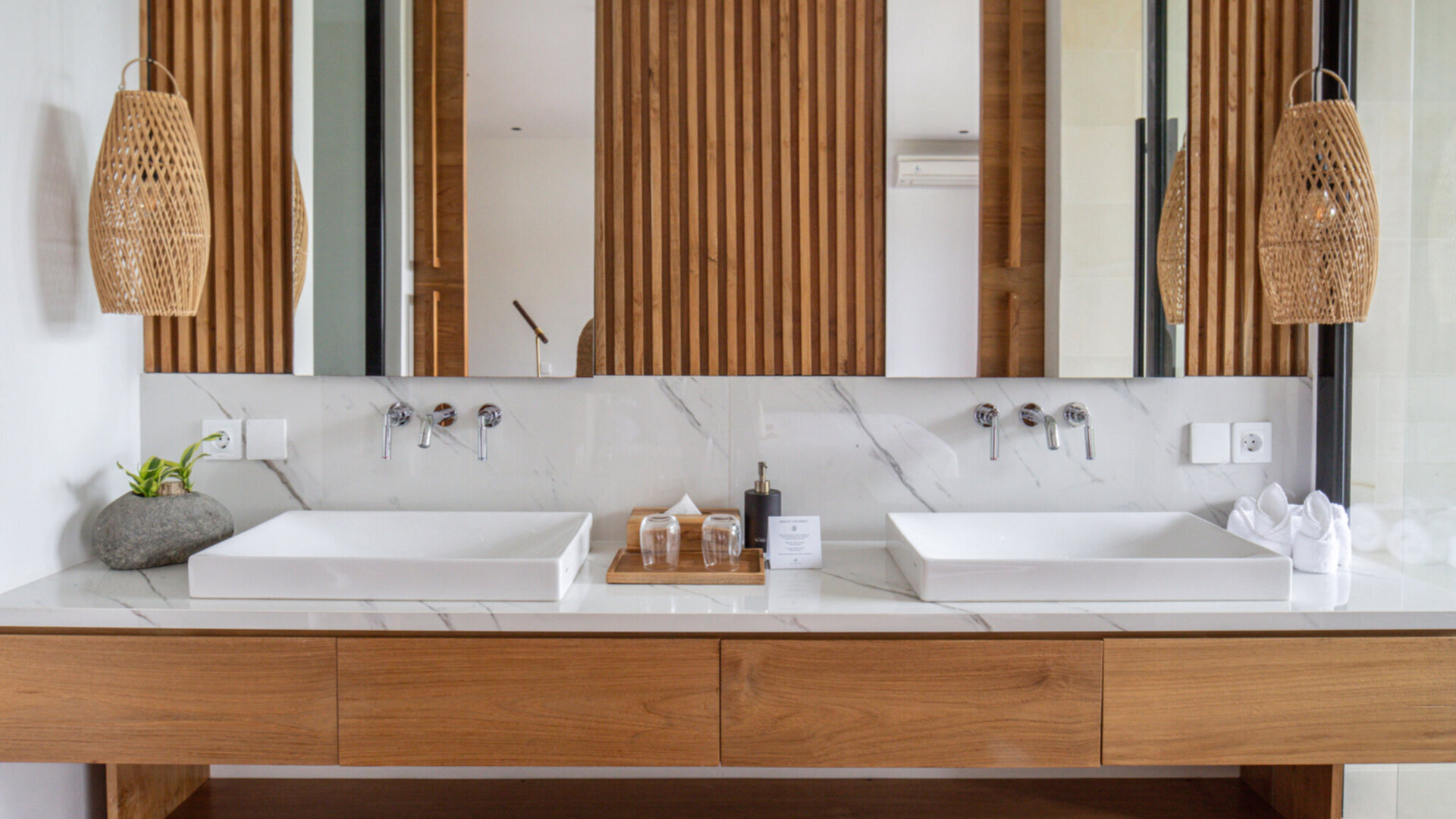 Master bedroom his and hers ensuite bathroom