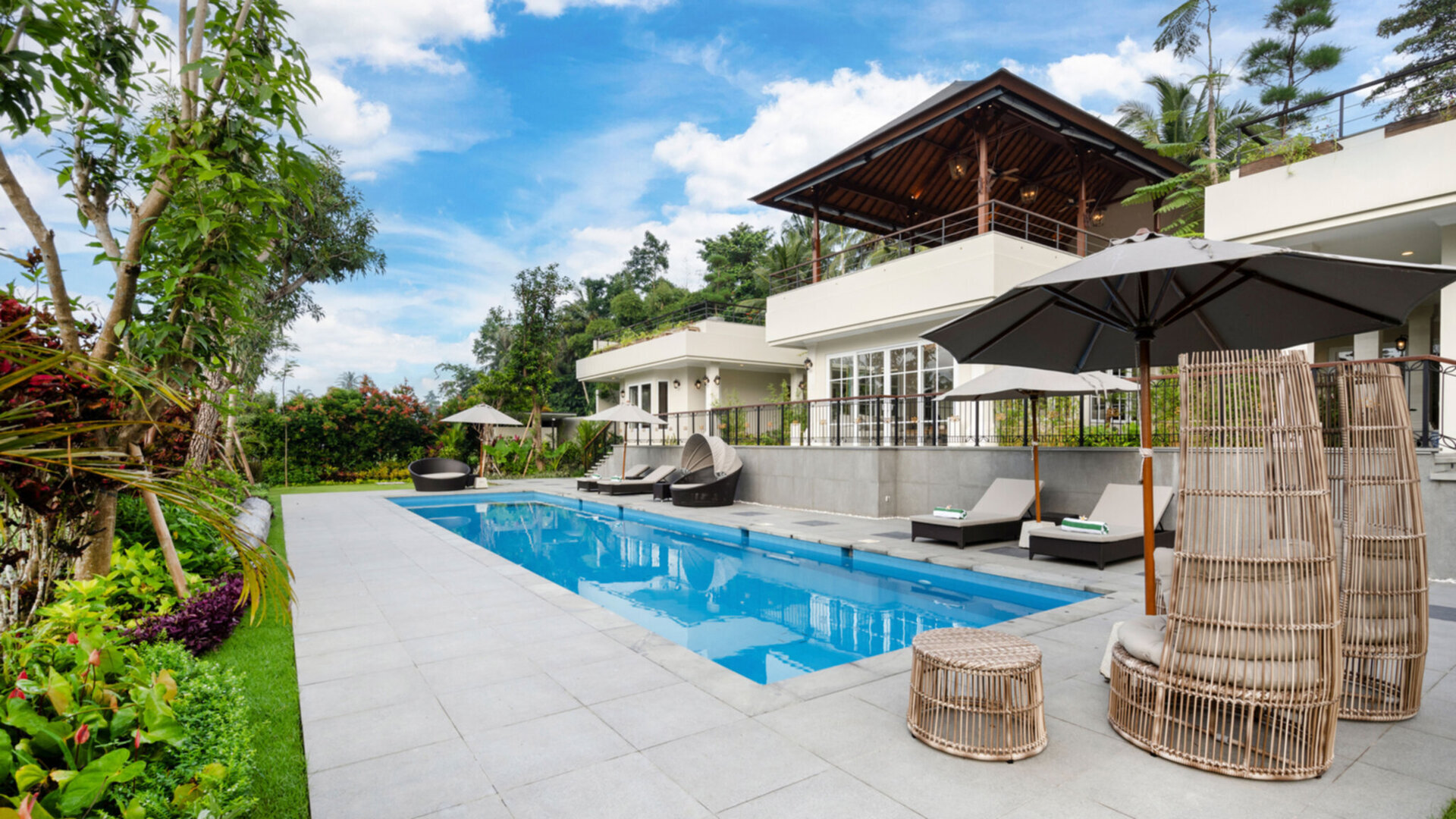 Pala Ubud - Villa Sanghyang - Relaxing pool deck