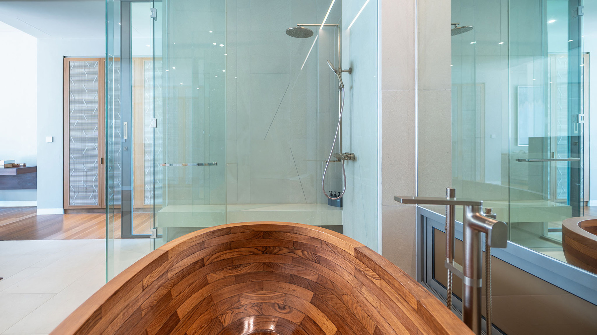 Veyla Beach Villa 6 - Ergonomic premium wood freestanding bathtub