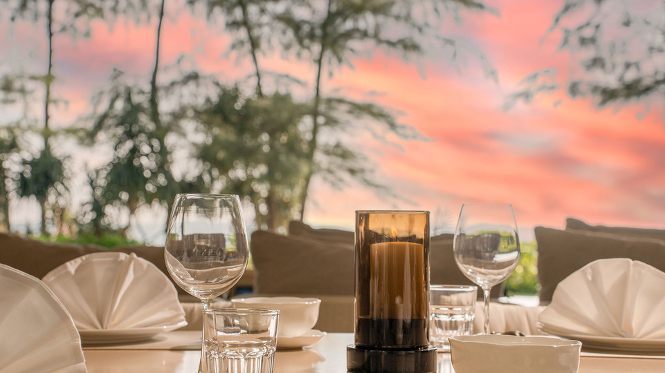 Veyla Beach Villa 6 - Exquisite dining arrangement