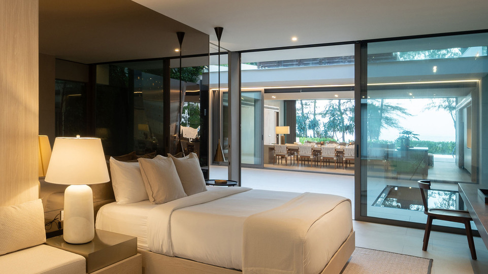 Veyla Beach Villa 6 - Lovely guest bedroom 1