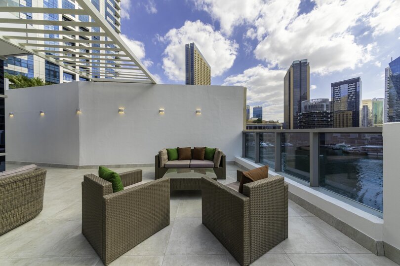 5 Star Villa Crownstone – A Rooftop Marina Haven