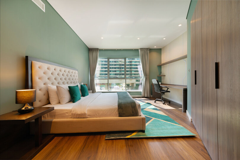 5 Star Villa Crownstone – A Rooftop Marina Haven