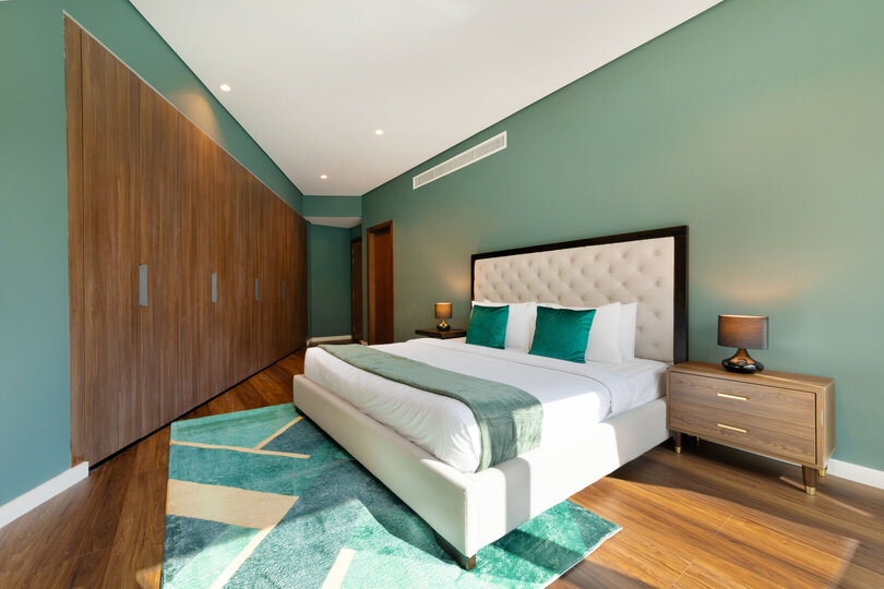 5 Star Villa Crownstone – A Rooftop Marina Haven