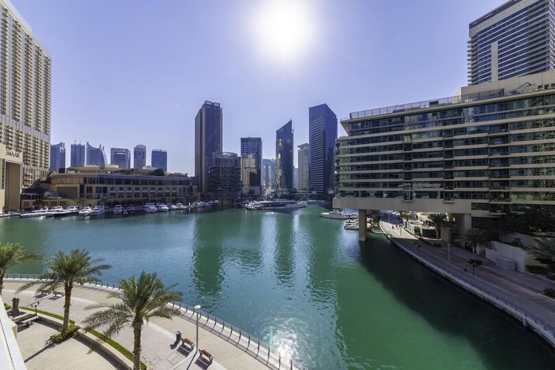 5 Star Villa Crownstone – A Rooftop Marina Haven