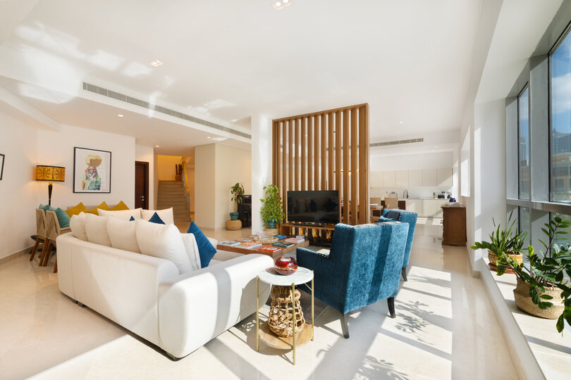 5 Star Villa Crownstone – A Rooftop Marina Haven