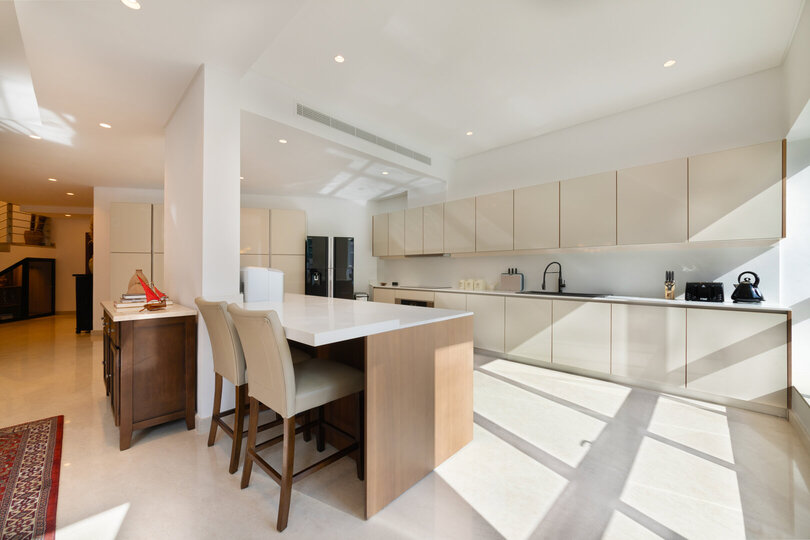 5 Star Villa Crownstone – A Rooftop Marina Haven