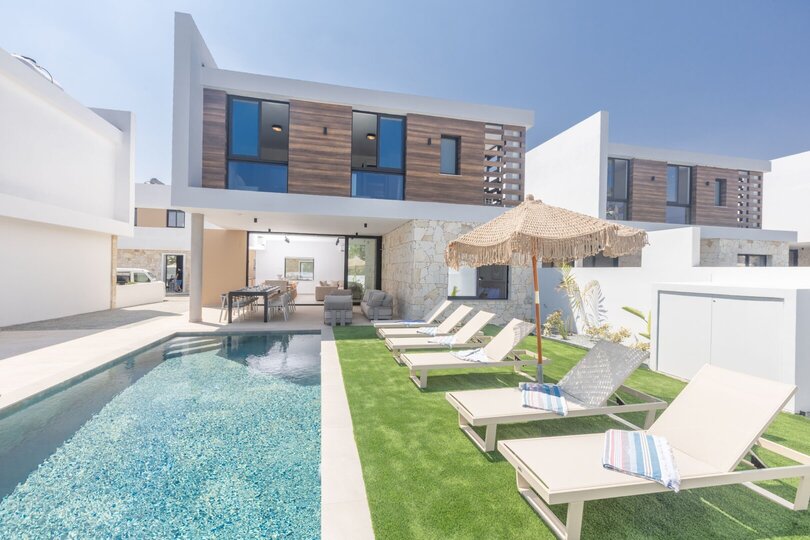 Luxurious 5 Bedroom Villa with Private Pool, Ayia Napa Villa 1369