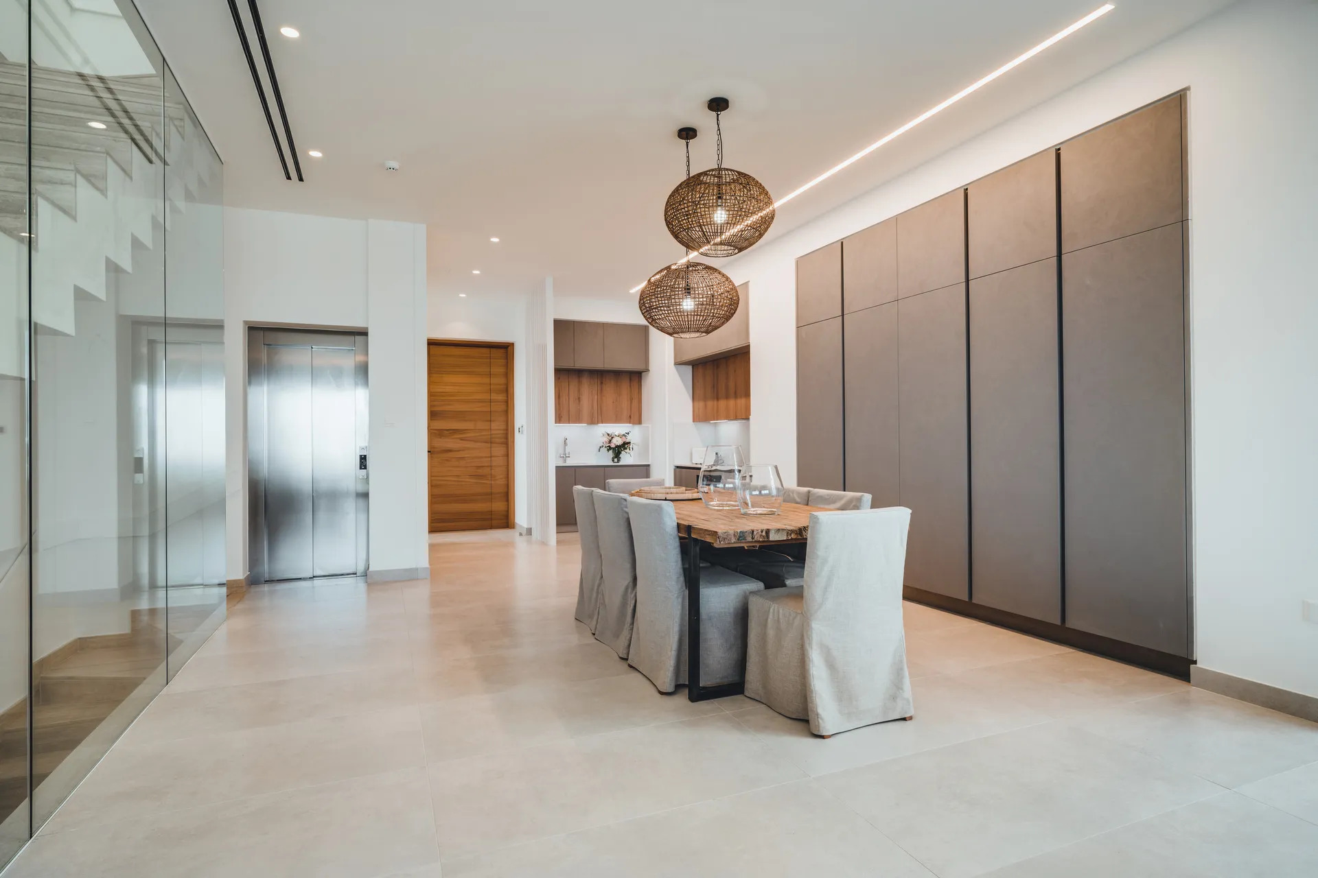 Luxury by the Shore | Villa 1040