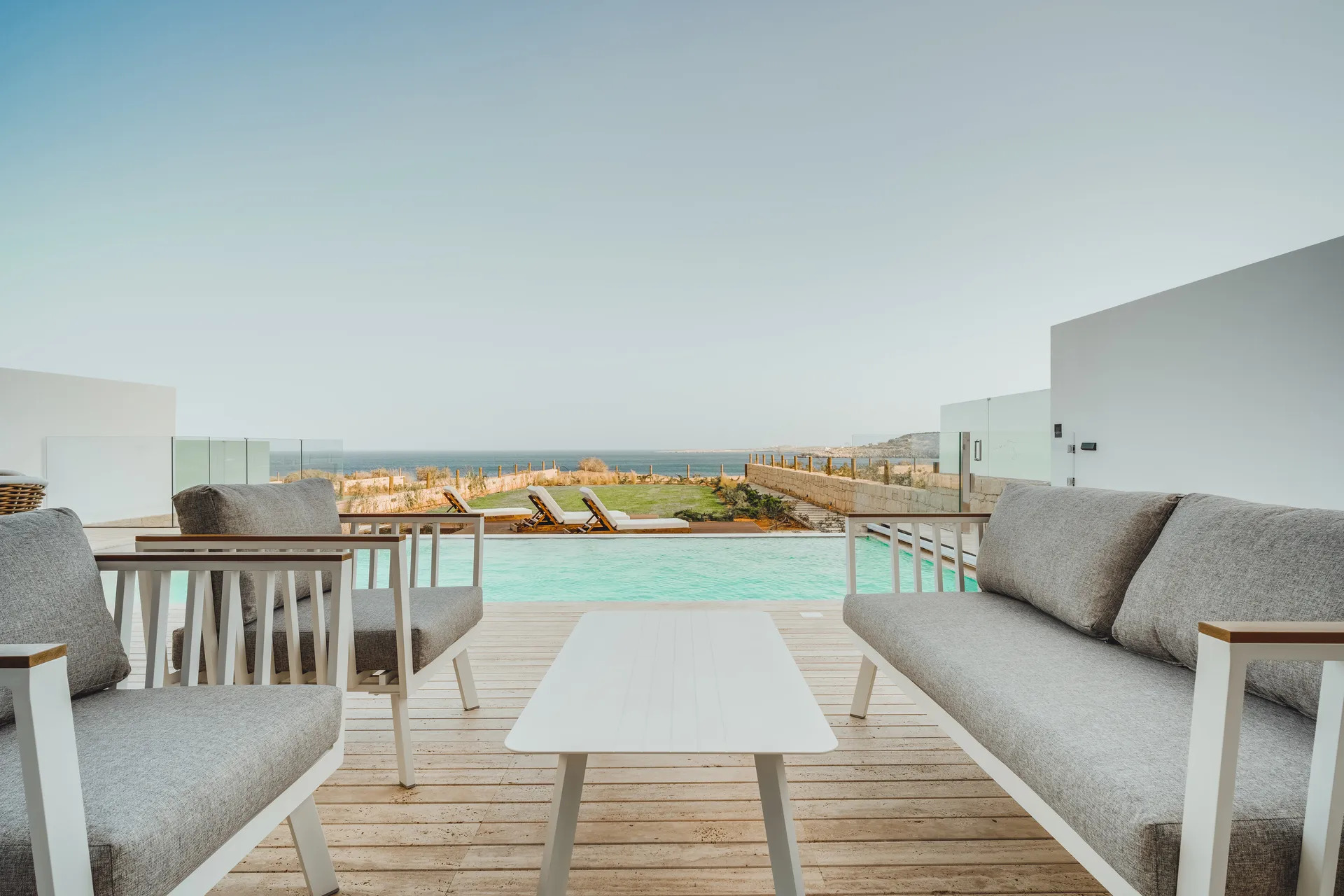 Luxury by the Shore | Villa 1040