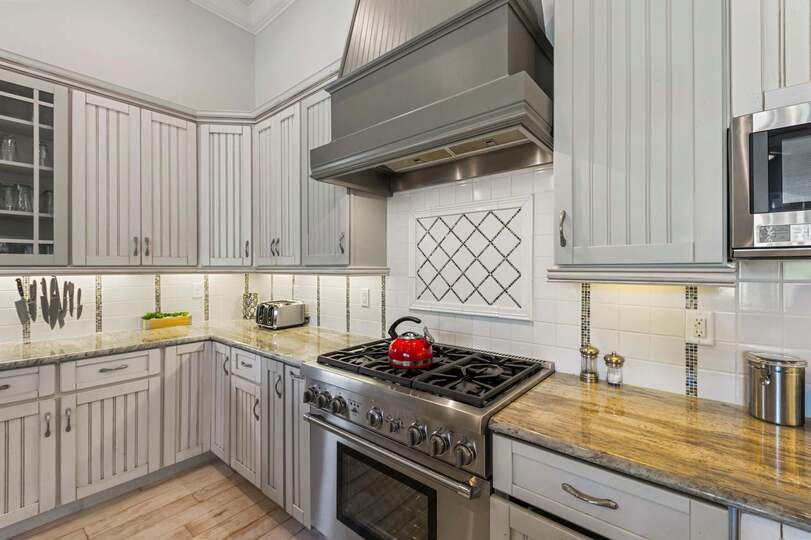 Luxurious 5-Bedroom Villa Retreat in Reunion, Orlando Villa 6338