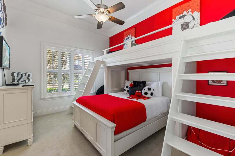 Luxurious 5-Bedroom Villa Retreat in Reunion, Orlando Villa 6338