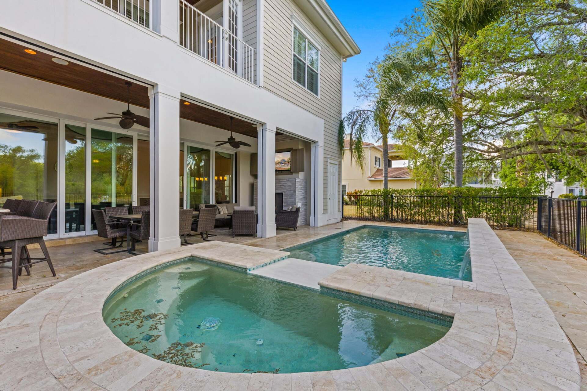 Luxurious 5-Bedroom Villa Retreat in Reunion, Orlando Villa 6338
