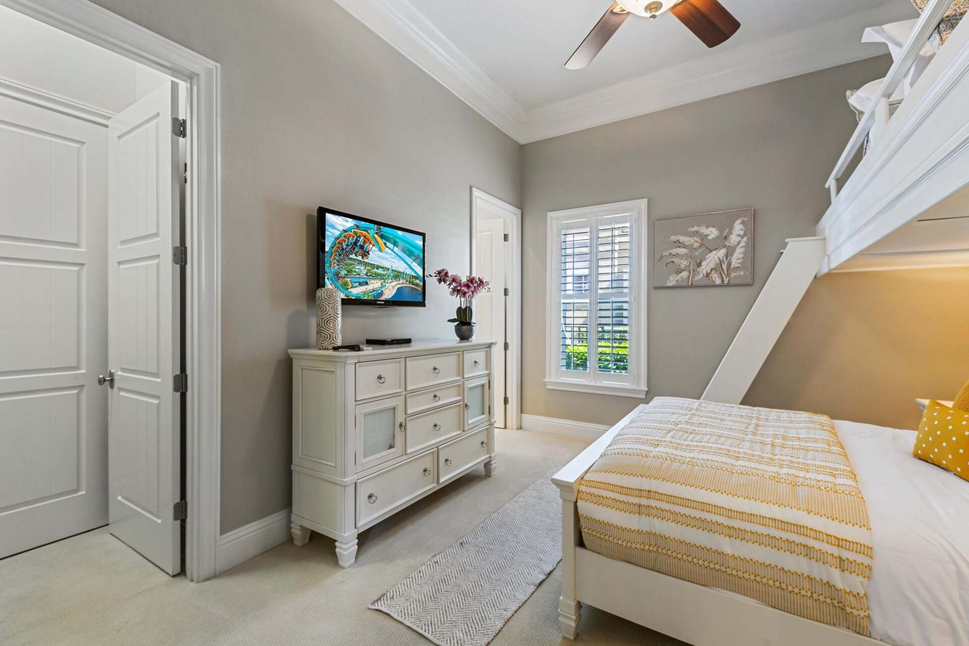 Luxurious 5-Bedroom Villa Retreat in Reunion, Orlando Villa 6338
