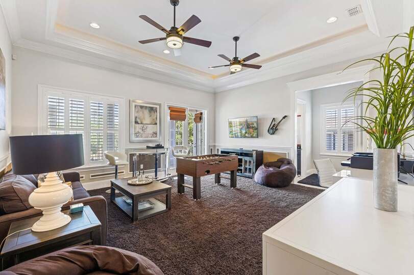 Luxurious 5-Bedroom Villa Retreat in Reunion, Orlando Villa 6338