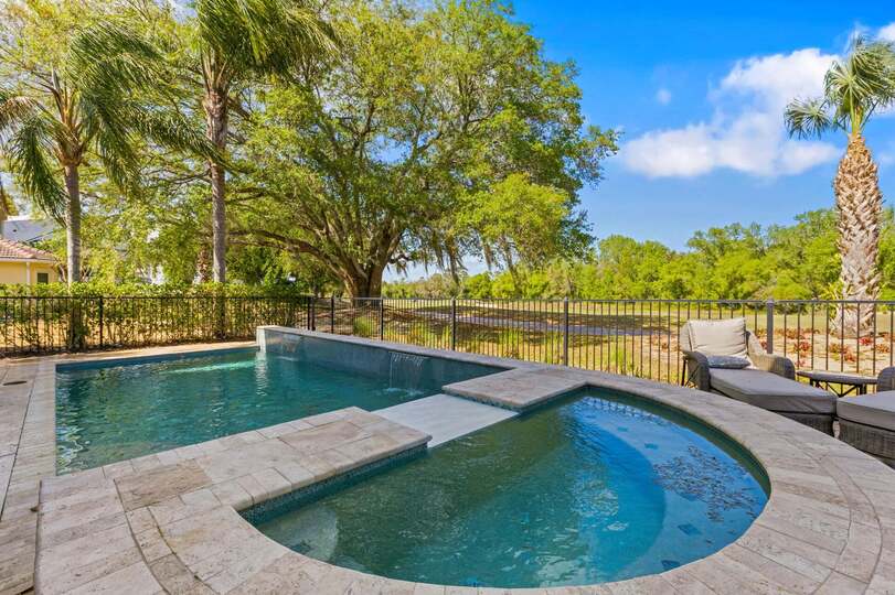 Luxurious 5-Bedroom Villa Retreat in Reunion, Orlando Villa 6338
