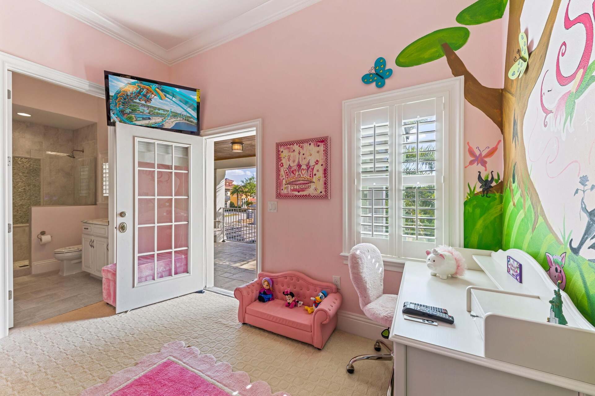 Luxurious 5-Bedroom Villa Retreat in Reunion, Orlando Villa 6338