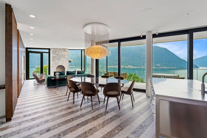 Luxurious 4 Bedroom Villa with Stunning Views in Lombardy