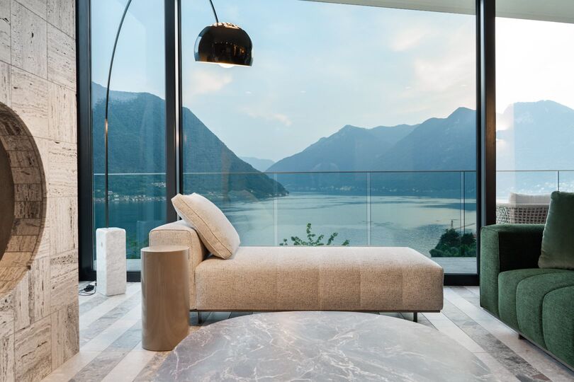 Luxurious 4 Bedroom Villa with Stunning Views in Lombardy