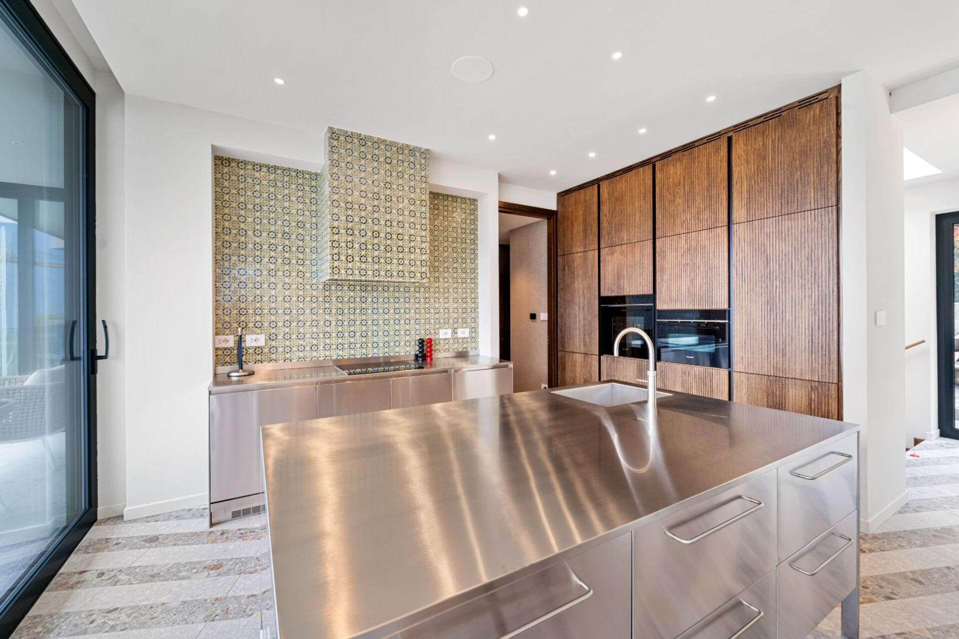 Luxurious 4 Bedroom Villa with Stunning Views in Lombardy
