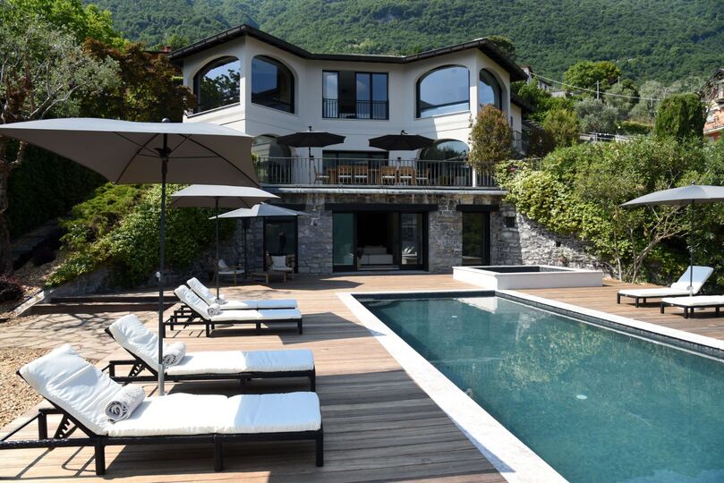 Luxurious Sanctuary Overlooking Lake Como