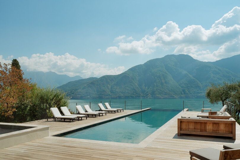 Luxurious Sanctuary Overlooking Lake Como