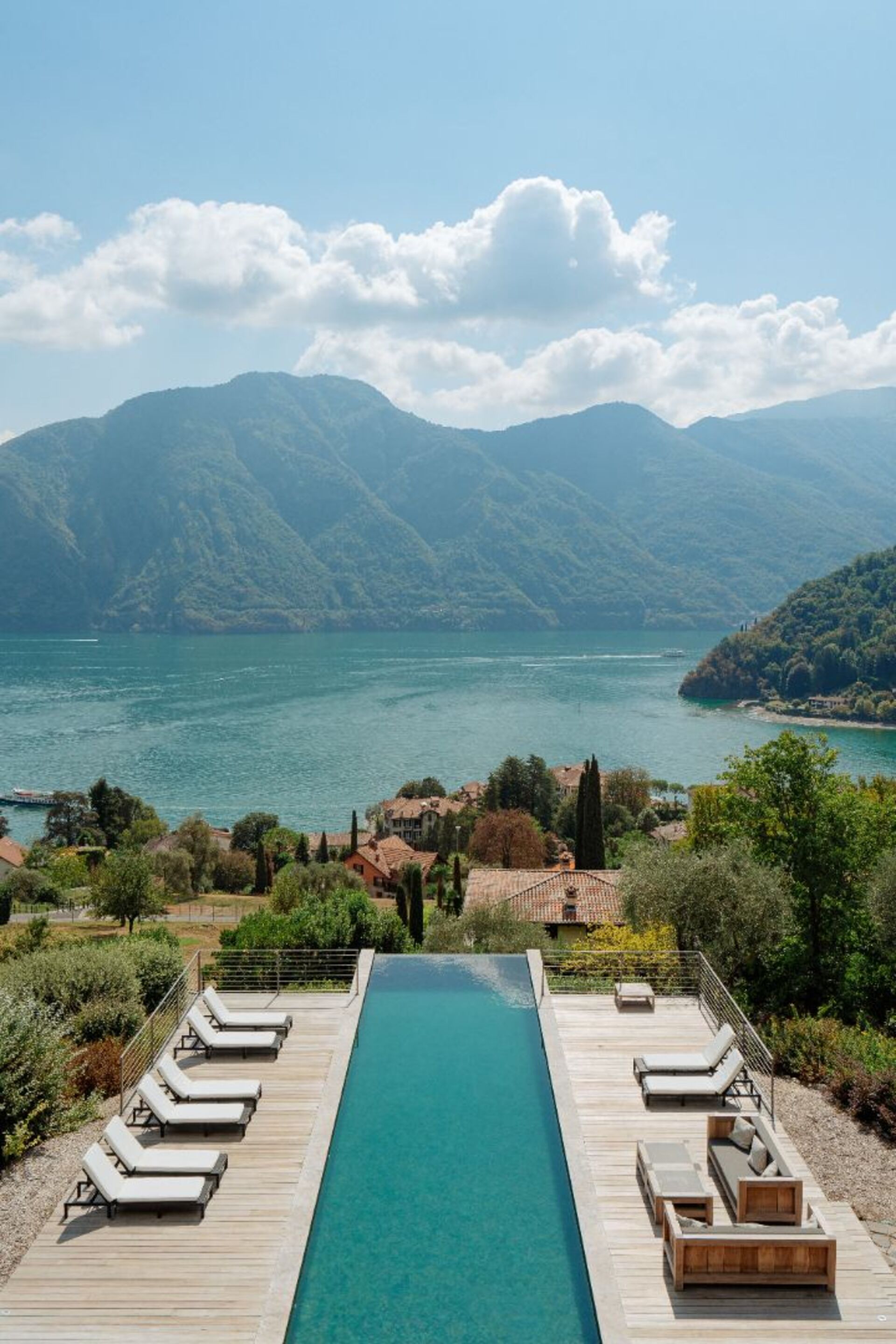 Luxurious Sanctuary Overlooking Lake Como