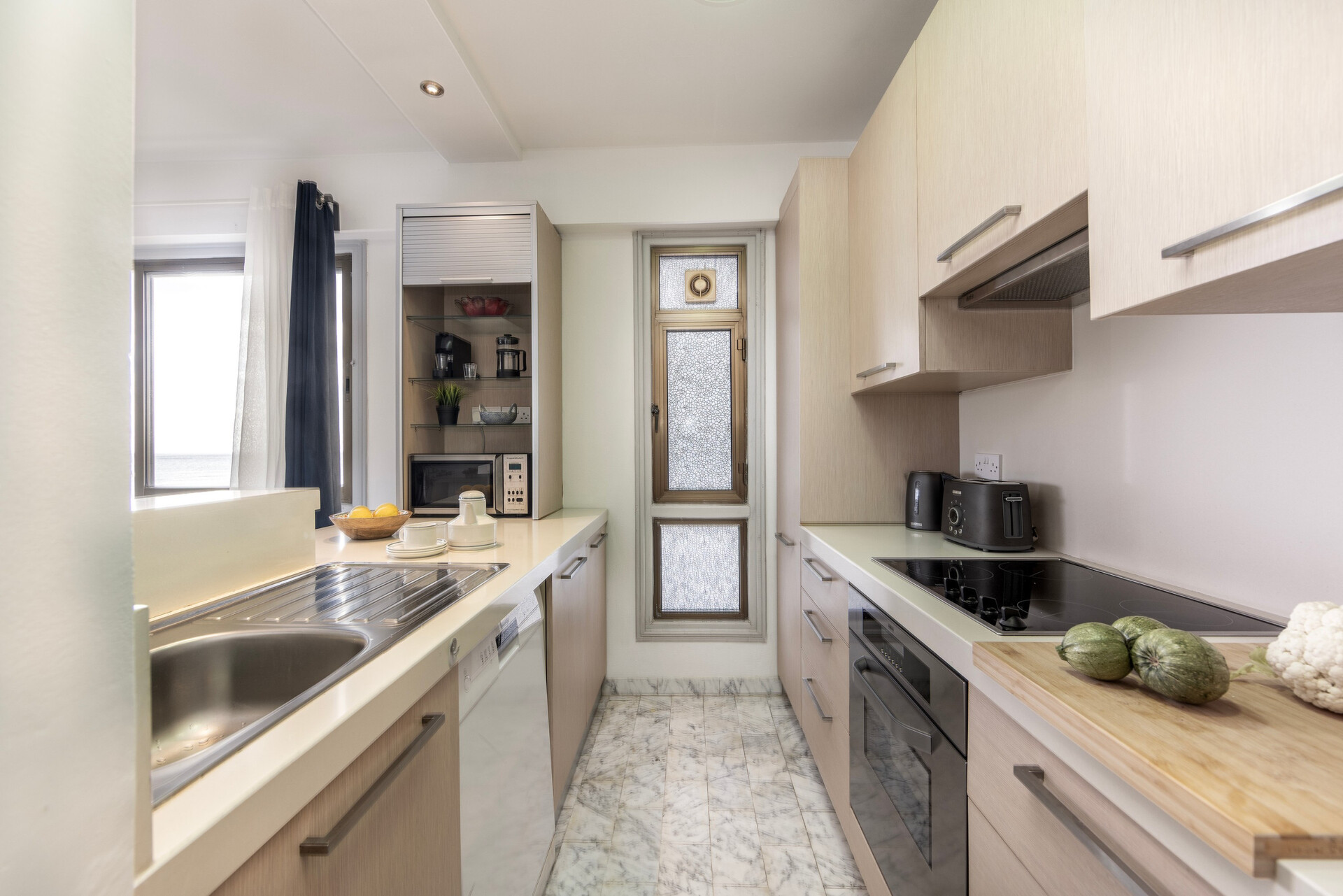 5 Star Mackenzie Beachfront Suite – Luxury Living by the Sea