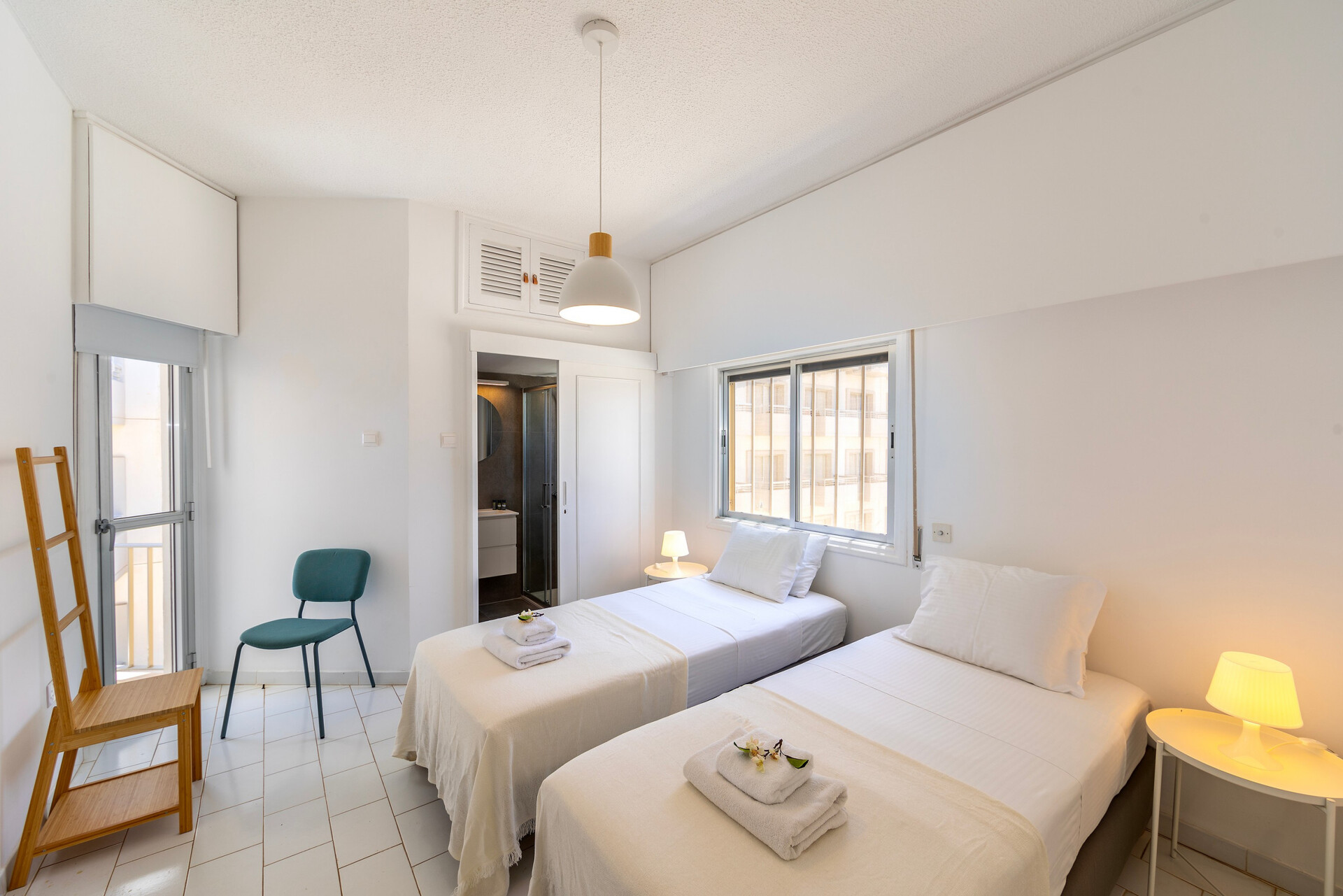 5 Star O2 Seaside Suite – Relaxing Mediterranean Getaway