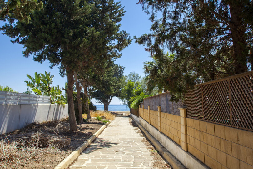 5 Star Marina Seaside Villa – Luxury Seaside Stay in Larnaca