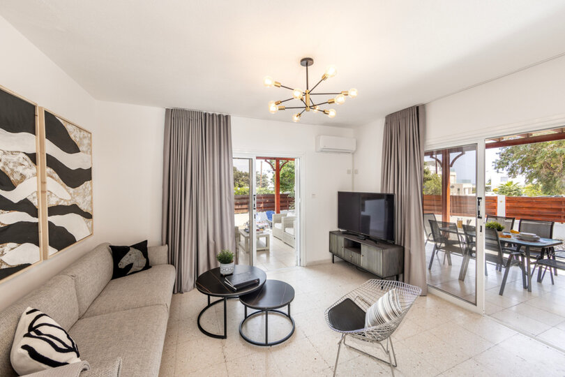 5 Star Marina Seaside Villa – Contemporary Coastal Comfort
