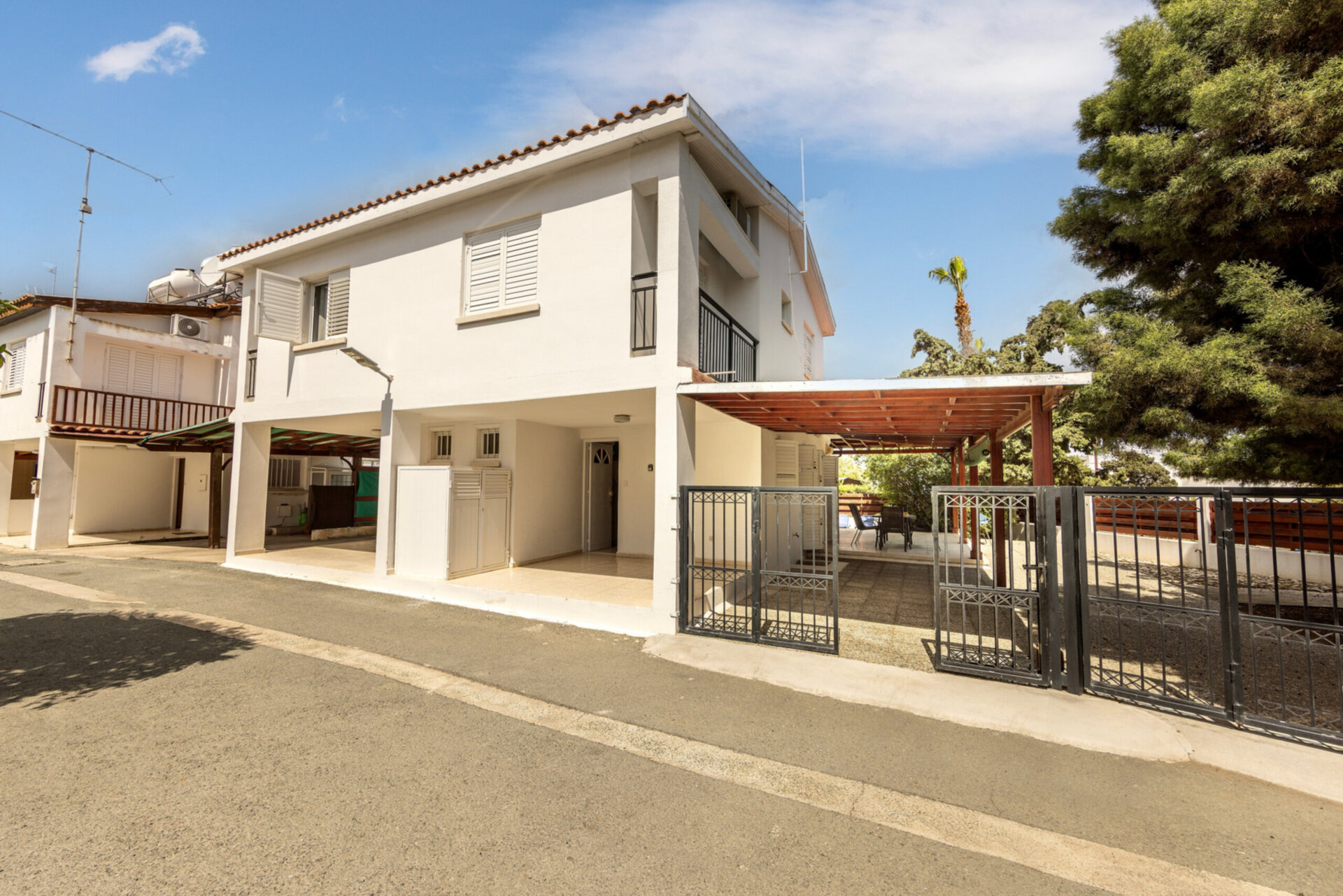 5 Star Marina Seaside Villa – Contemporary Coastal Comfort