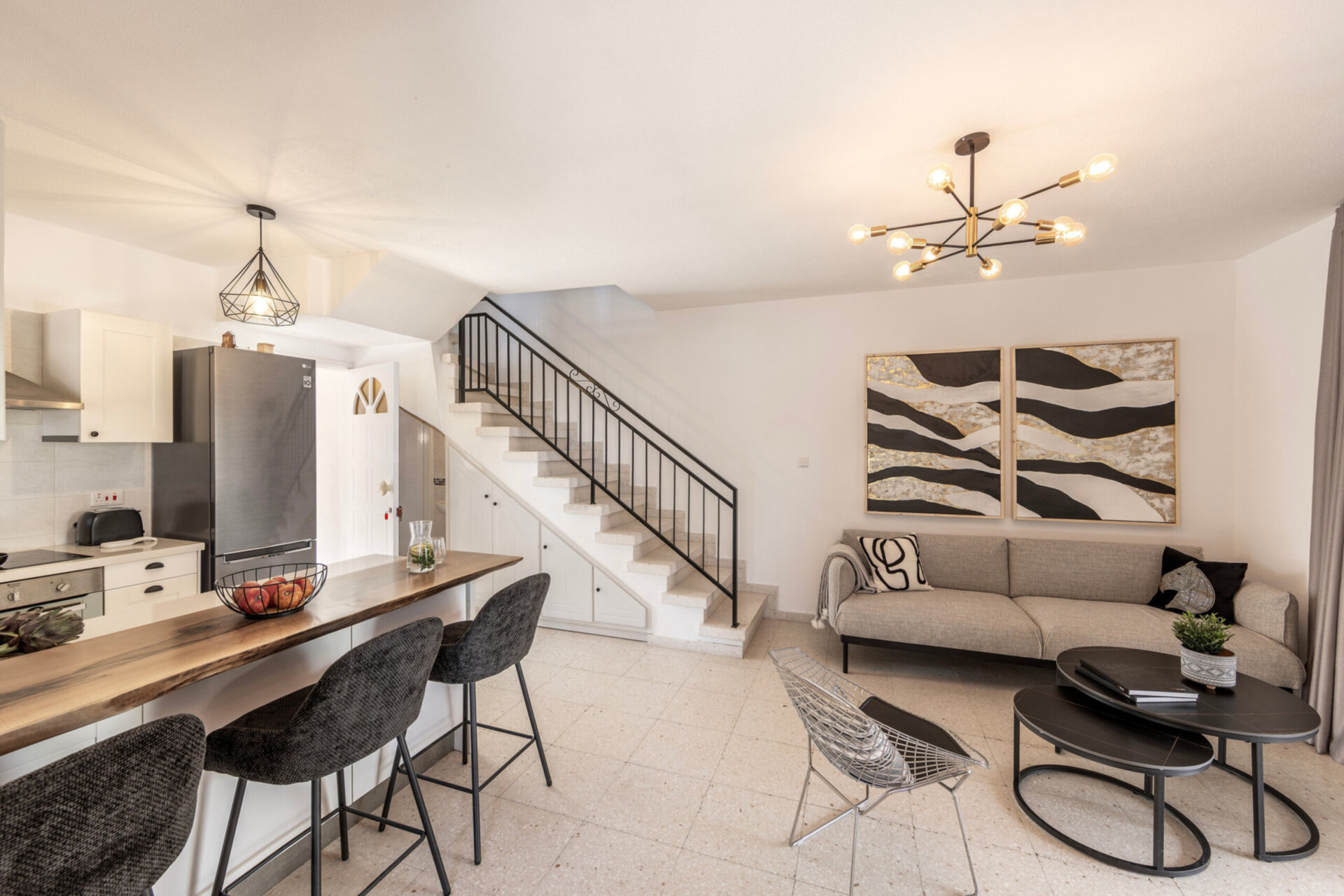 5 Star Marina Seaside Villa – Contemporary Coastal Comfort