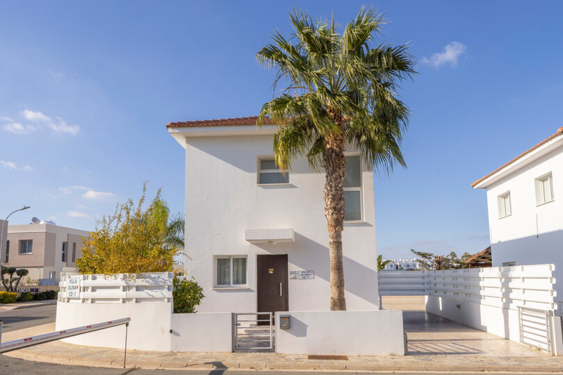 5 Star Alina Villa – Stylish Coastal Escape in Protaras