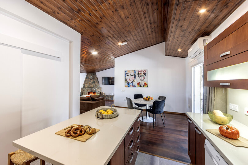 5 Star Forest View Cottage – Luxury Mountain Retreat