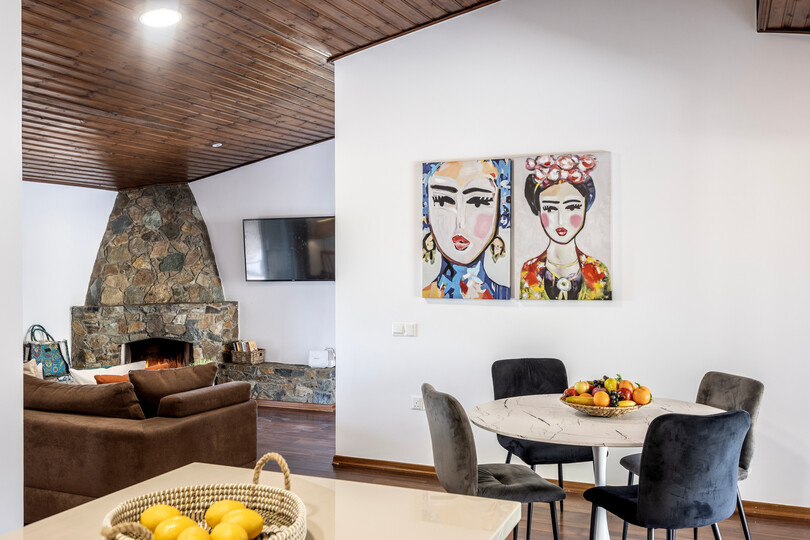 5 Star Forest View Cottage – Luxury Mountain Retreat
