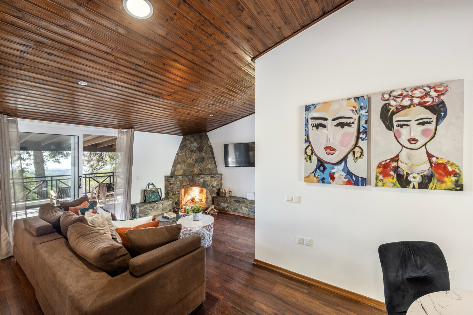 5 Star Forest View Cottage – Luxury Mountain Retreat