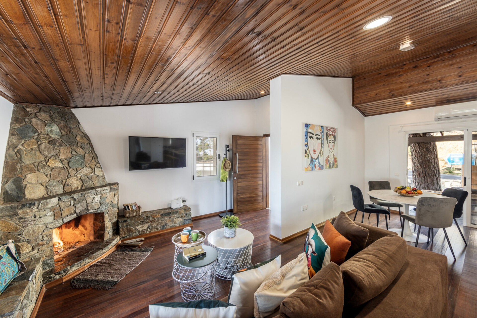 5 Star Forest View Cottage – Luxury Mountain Retreat