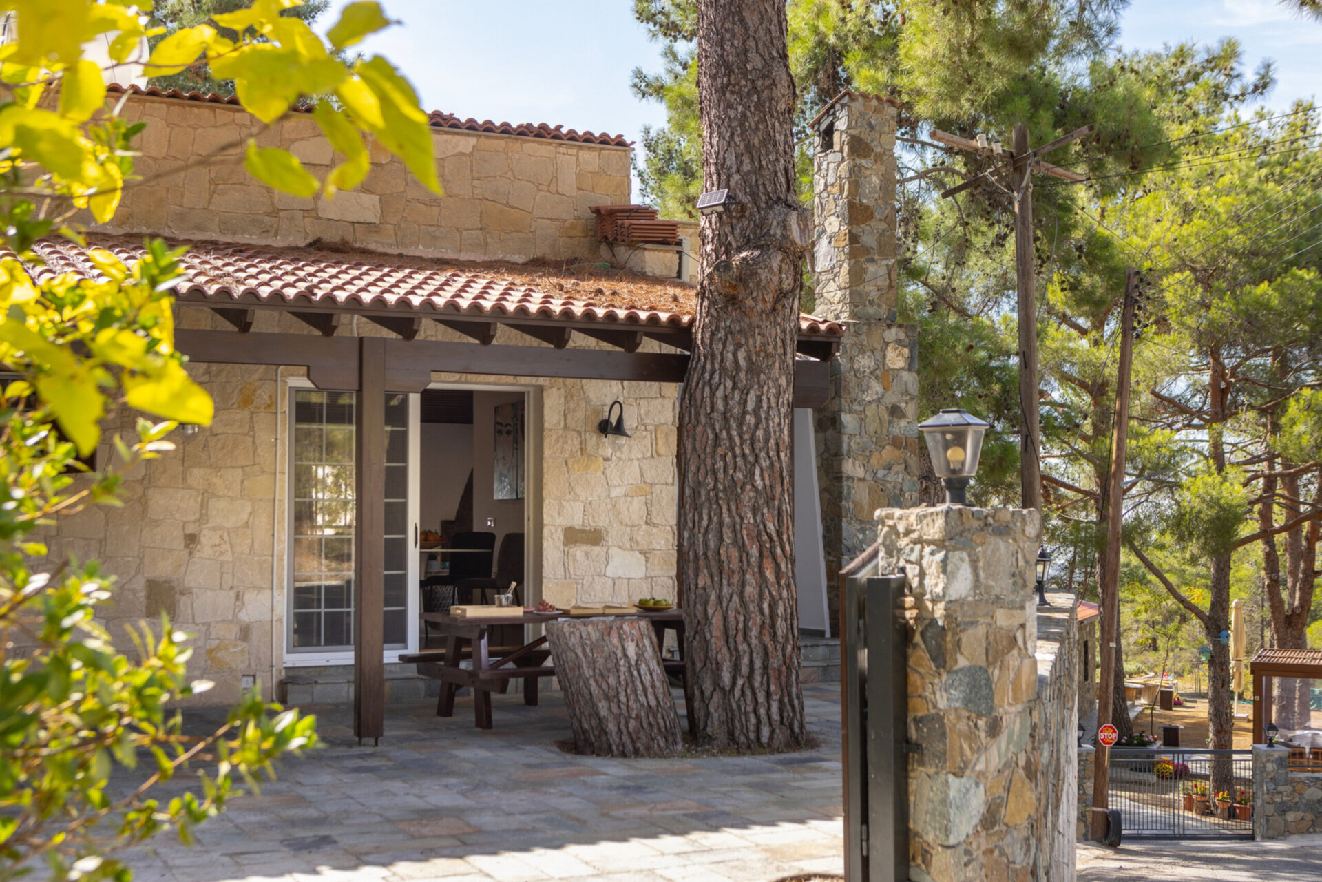 5 Star Forest View Cottage – Luxury Mountain Retreat
