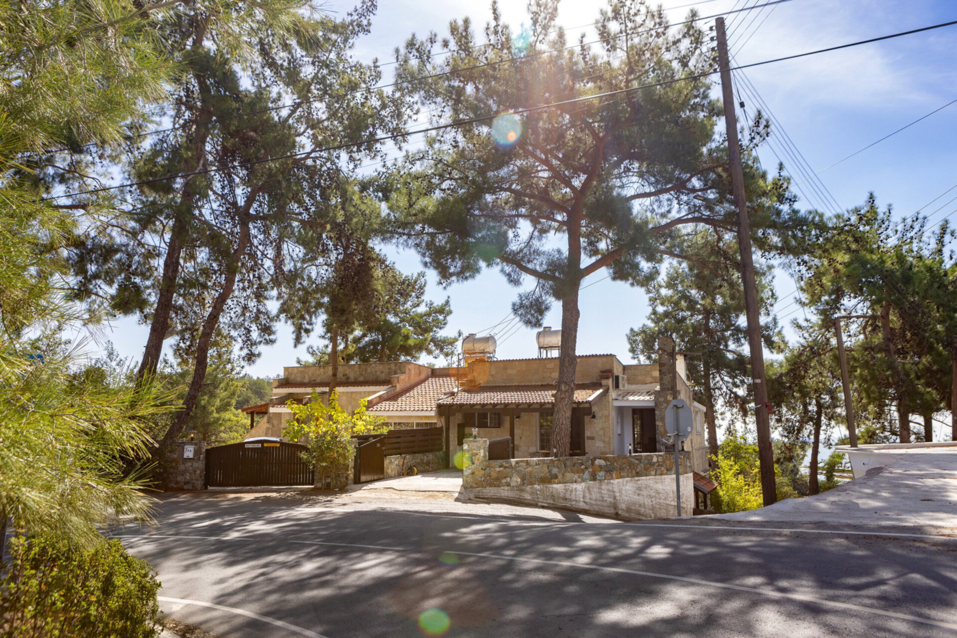 5 Star Forest View Cottage – Luxury Mountain Retreat