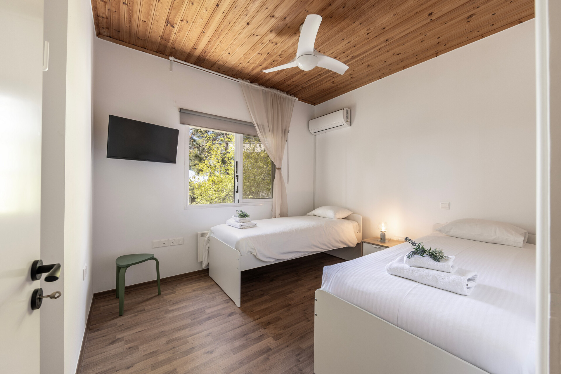 5 Star Forest View Cottage – Luxury Mountain Retreat