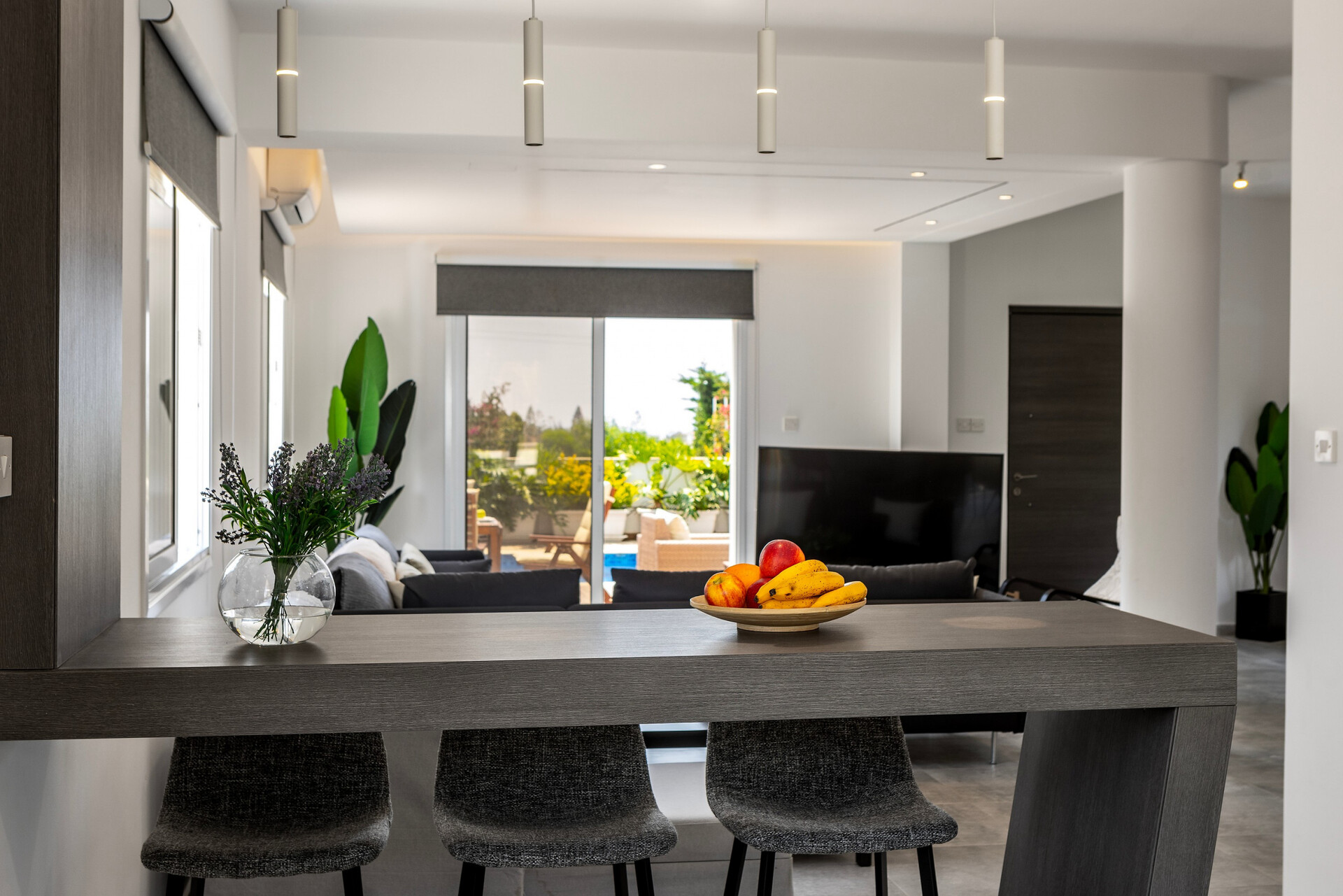 5 Star Villa Napa Bay Vista - Modern Sea View Retreat