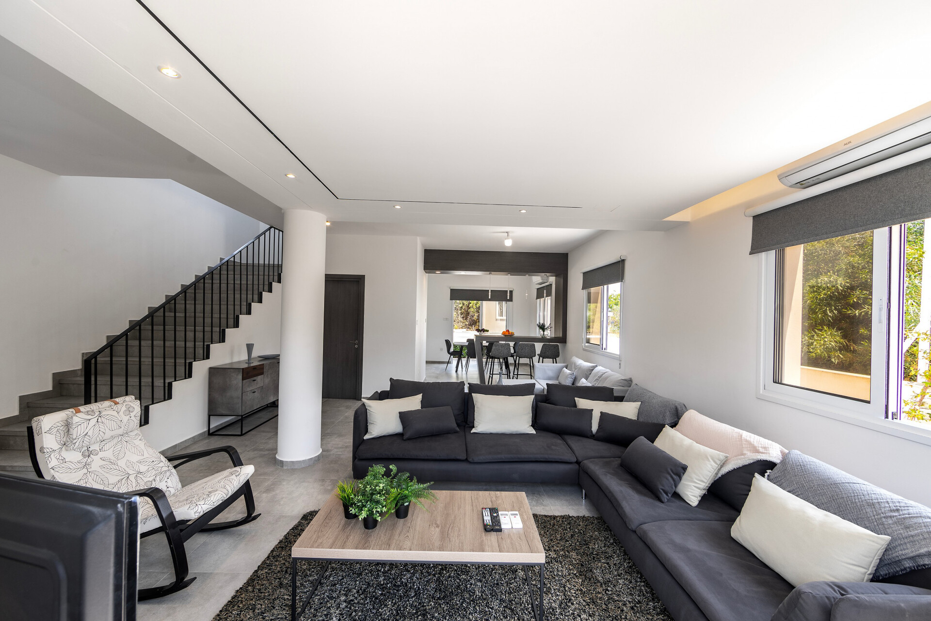 5 Star Villa Napa Bay Vista - Modern Sea View Retreat