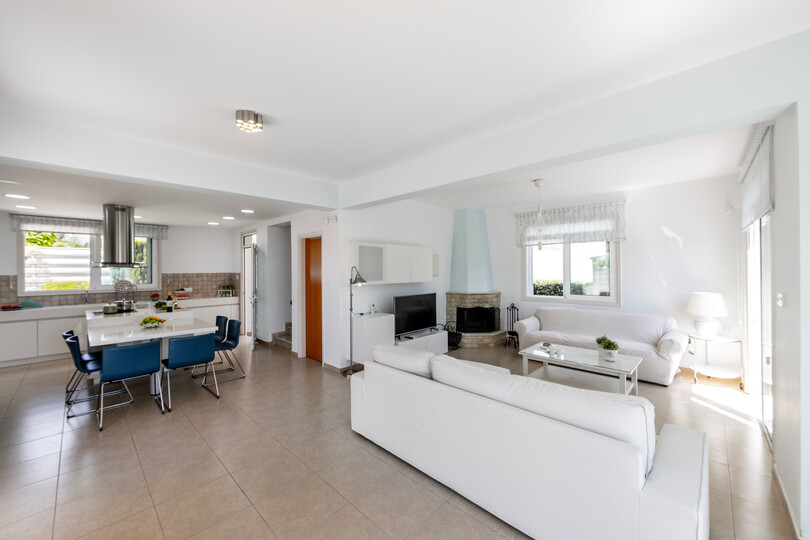 5 Star Villa Protaras Sunrise Zen - Luxury Seafront Escape