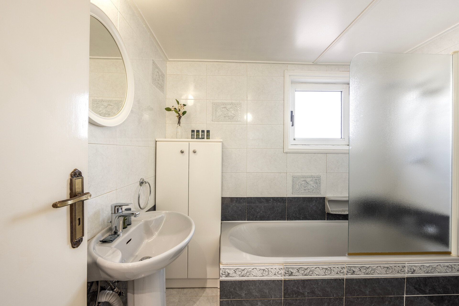 5 Star Villa Ayia Thekla Sea Breeze - Tranquil Coastal Escape