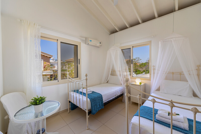 5 Star Villa Artisan Seafront Escape - Panoramic Coastal Retreat